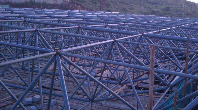 杨浦概述网架加工中对钢材的质量的过细恳求
